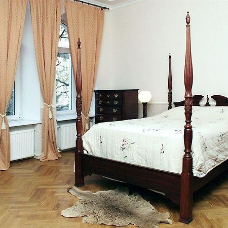 Pecherskie Lipki Hotel Kiev Exterior foto