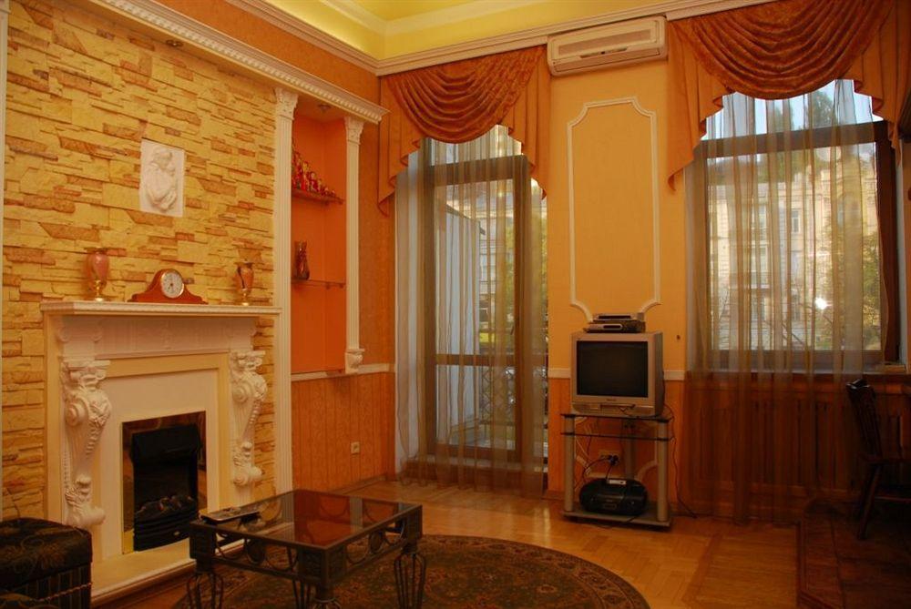 Pecherskie Lipki Hotel Kiev Exterior foto