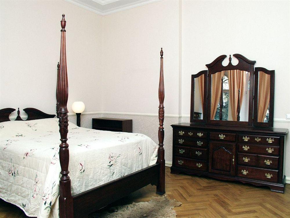Pecherskie Lipki Hotel Kiev Exterior foto